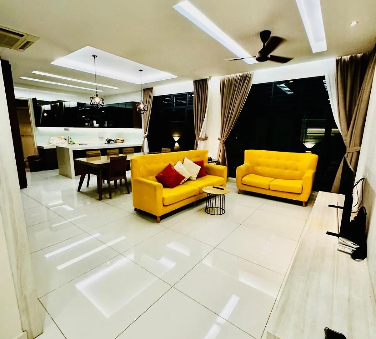 Opulent Villa For 20Pax Bbq, Steps To Beach Market Batu Ferringhi