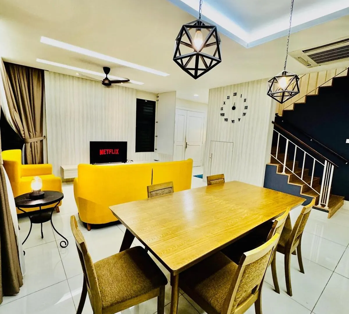 Opulent Villa For 20Pax Bbq, Steps To Beach Market Batu Ferringhi