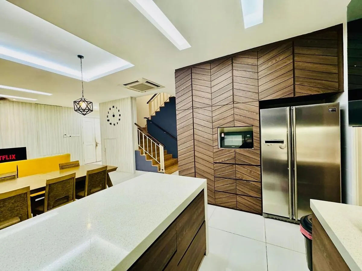 Opulent Villa For 20Pax Bbq, Steps To Beach Market Batu Feringgi Malaysia